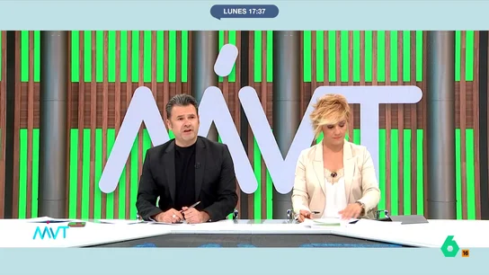 La 'alineación futbolera' de Más Vale Tarde, según Iñaki López Iñaki López hace en Más Vale Tarde su presentación más 'futbolera'. En este vídeo, las 'posiciones' que el presentador adjudica a María Claver, Chema Crespo, Beatriz de Vicente, Ramón Espinar o Leo Álvarez.