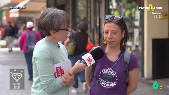 La respuesta de una vecina de barrio obrero cuando Thais Villas le pregunta si tiene barco: "No es para mileuristas" La respuesta de una vecina de barrio obrero cuando Thais Villas le pregunta si tiene barco: "No es para mileuristas"