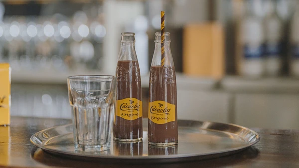 Botellas de Cacaolat en una imagen de archivo.