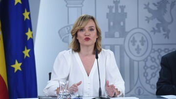 La portavoz del Gobierno, Pilar Alegría, en rueda de prensa este martes tras el Consejo de Ministros. 