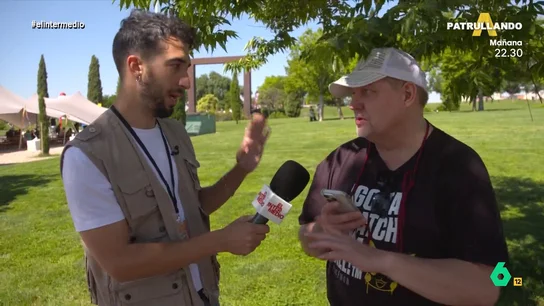 Isma Juárez 'boicotea' a un alemán en plena 'caza' de pokémon Isma Juárez visita el 'Pokémon Go! Fest', que reúne a entrenadores Pokémon de todo el mundo y que este año se celebra en Madrid. En este vídeo, entrevista a personas que vienen expresamente de Canadá, Chile o Alemania para 'cazar' pokémon.