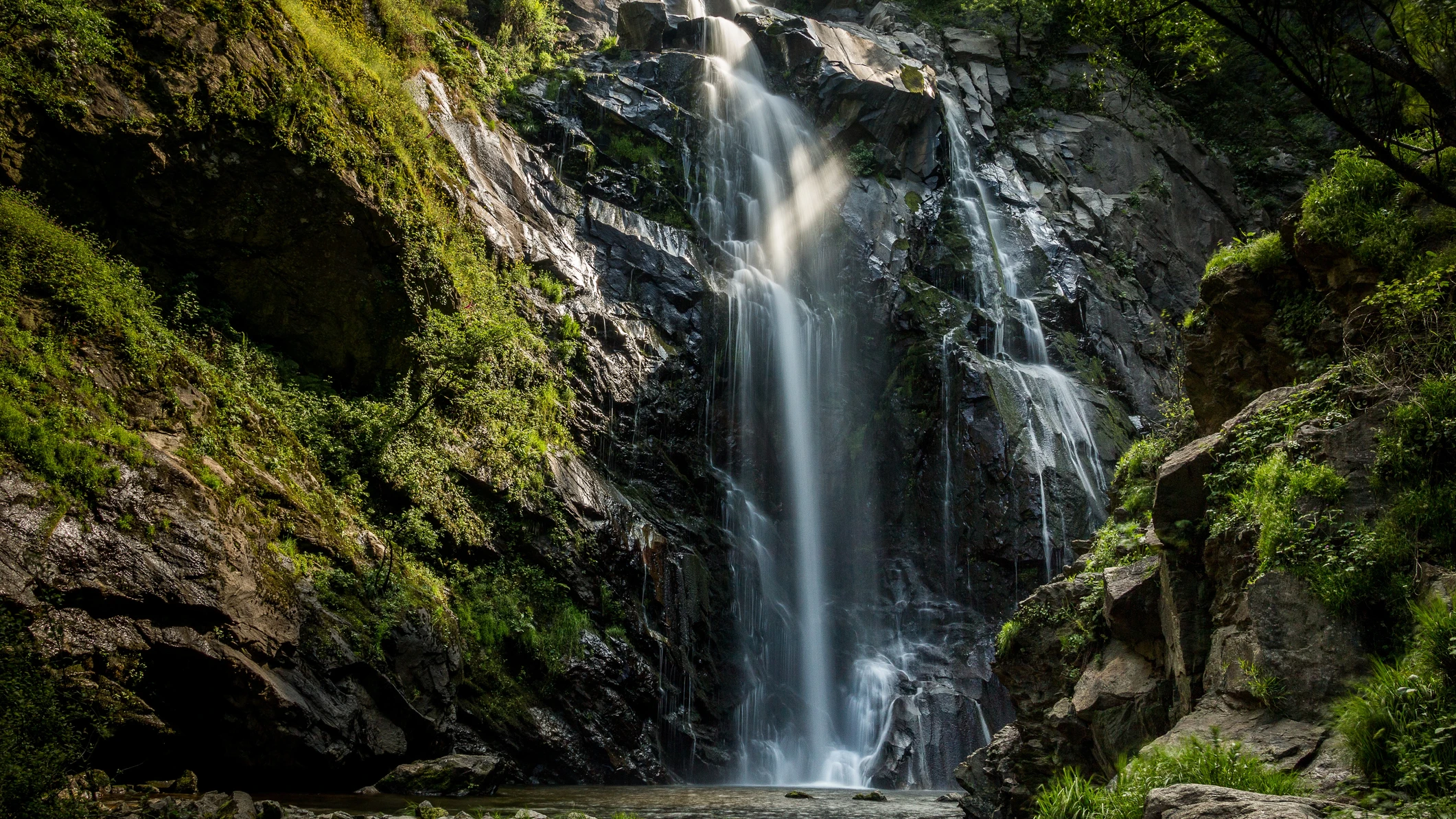 Cascada Fervenza do Toxa, en Silleda, Galicia Cascada Fervenza do Toxa, en Silleda, Galicia