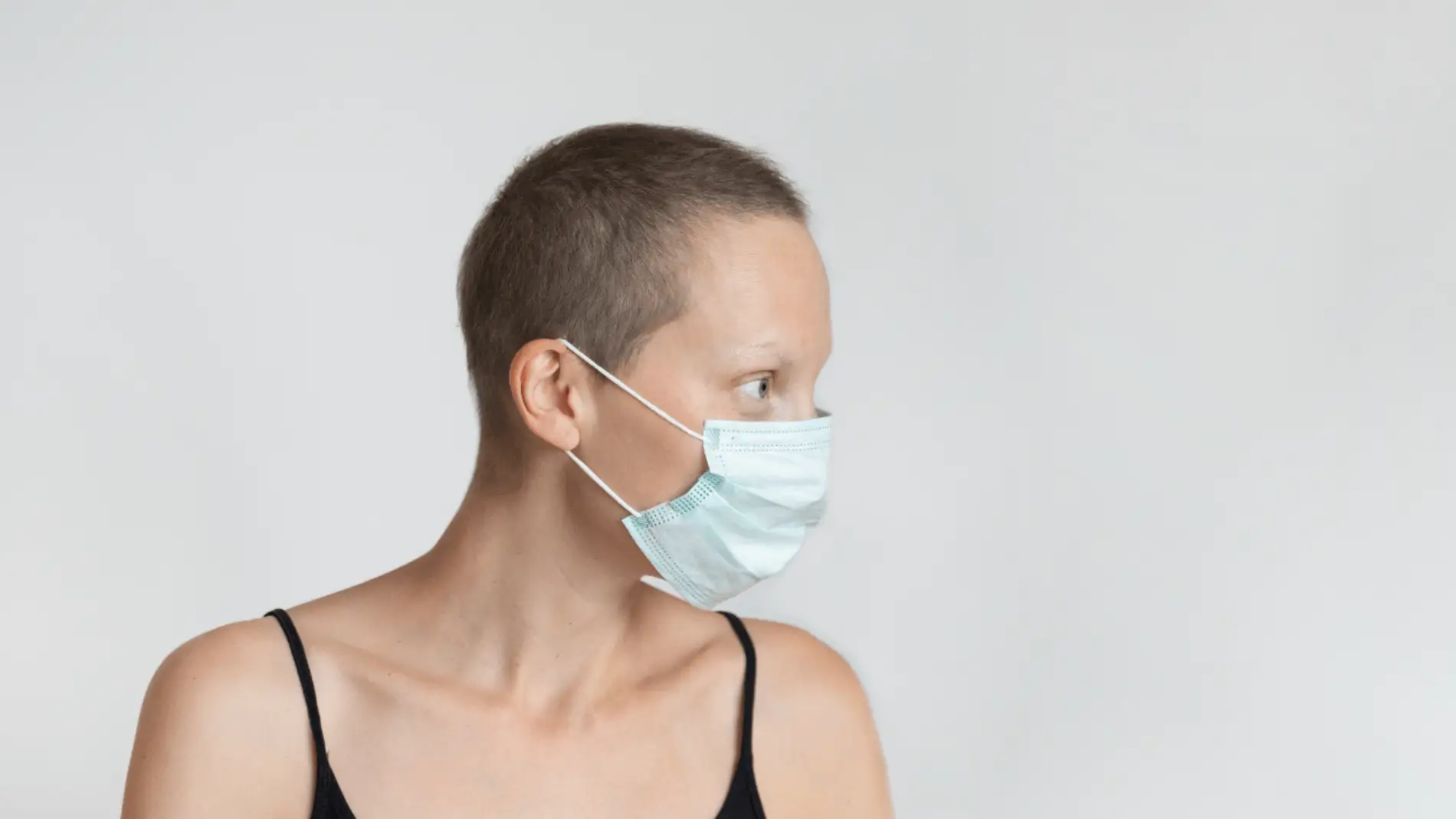 mujer con mascarilla mujer con mascarilla
