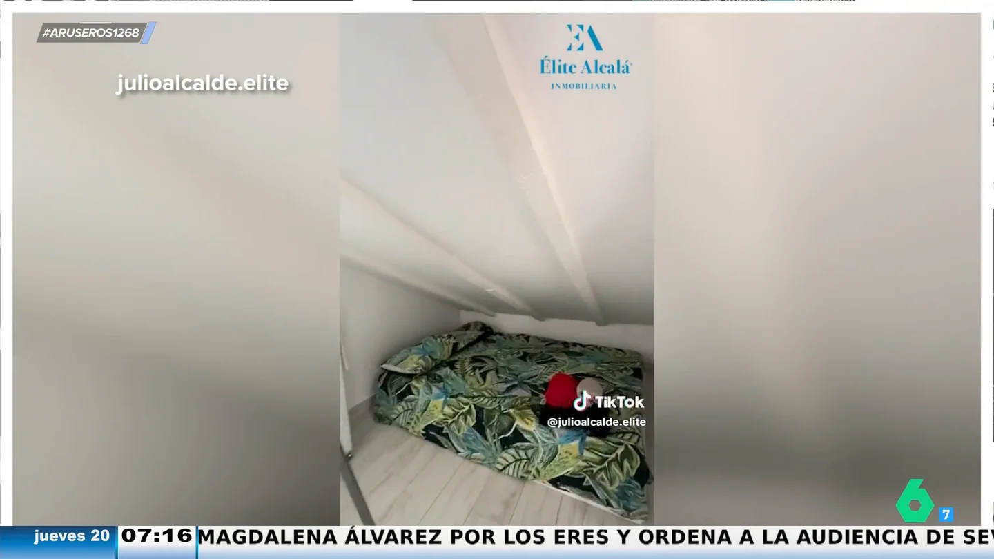 Pone a la venta un "ático con encanto" de 27 m² por casi 200.000 euros: casi no puedes ni tumbarte Pone a la venta un "ático con encanto" de 27 m² por casi 200.000 euros: casi no puedes ni tumbarte