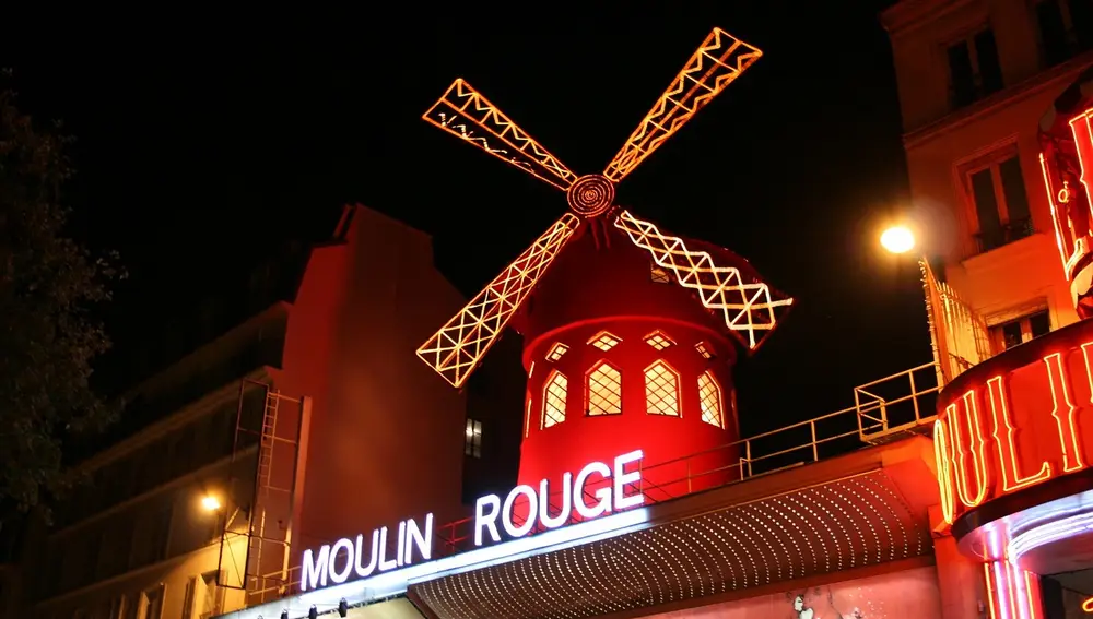 Moulin Rouge de París por la noche