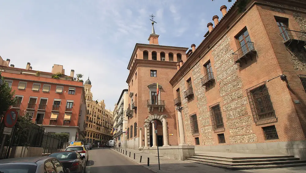 La Casa de las Siete Chimeneas de Madrid