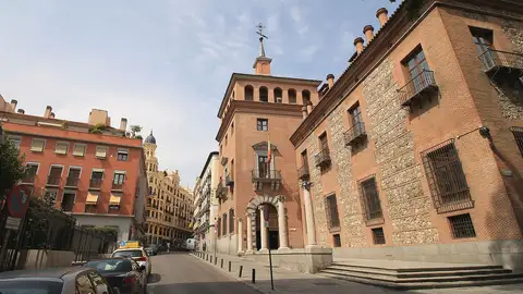 La Casa de las Siete Chimeneas de Madrid La Casa de las Siete Chimeneas de Madrid