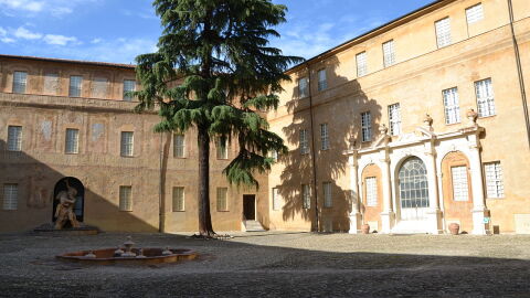 Patio del Palacio Ducal de Módena