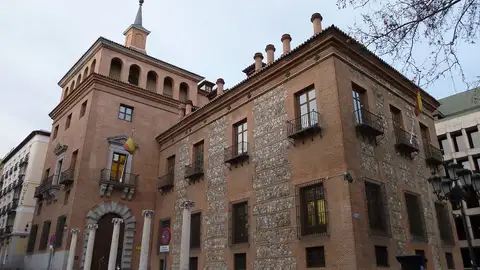 Casa de las Siete Chimeneas de Madrid Casa de las Siete Chimeneas de Madrid