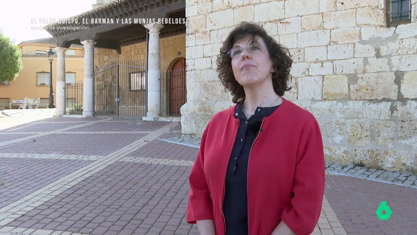 Una mujer desvela a Equipo de Investigación que Rojas y Ceacero quisieron comprar su casa "por la mitad de precio y en negro" "El dinero lo tenían de donaciones y además, como que ellos tampoco querían contribuir a las finanzas de un Estado en el que se hacen leyes en contra de lo que es su creencia", afirma Carmen Curieses en este vídeo de Equipo de Investigación.