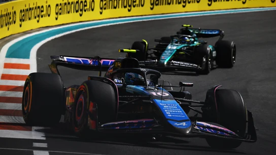 Pierre Gasly y Fernando Alonso Pierre Gasly y Fernando Alonso