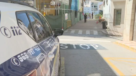 Un coche de policía en Gata de Gorgos (Alicante) Un coche de policía en Gata de Gorgos (Alicante)