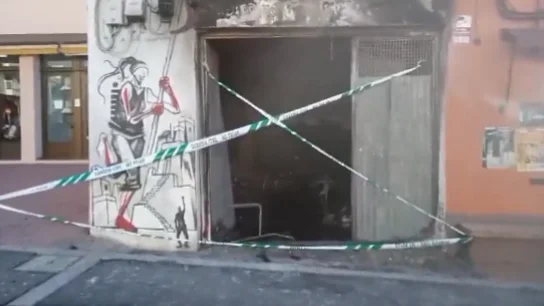 Imagen de la sede del Sindicato de Inquilinas de Tenerife calcinada Imagen de la sede del Sindicato de Inquilinas de Tenerife calcinada