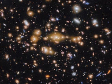 El telescopio James Webb logra capturar los c&uacute;mulos estelares m&aacute;s antiguos jam&aacute;s observados
