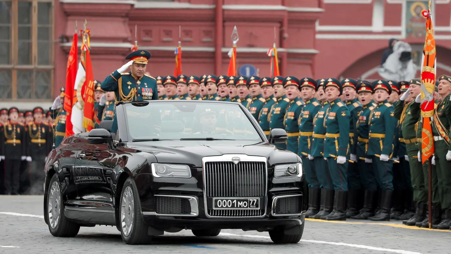 Imagen de archivo del exministro de Defensa ruso, Serguéi Shoigu, durante un desfile militar. Imagen de archivo del exministro de Defensa ruso, Serguéi Shoigu, durante un desfile militar.