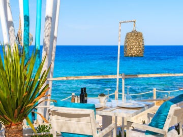 Imagen de un restaurante en la playa