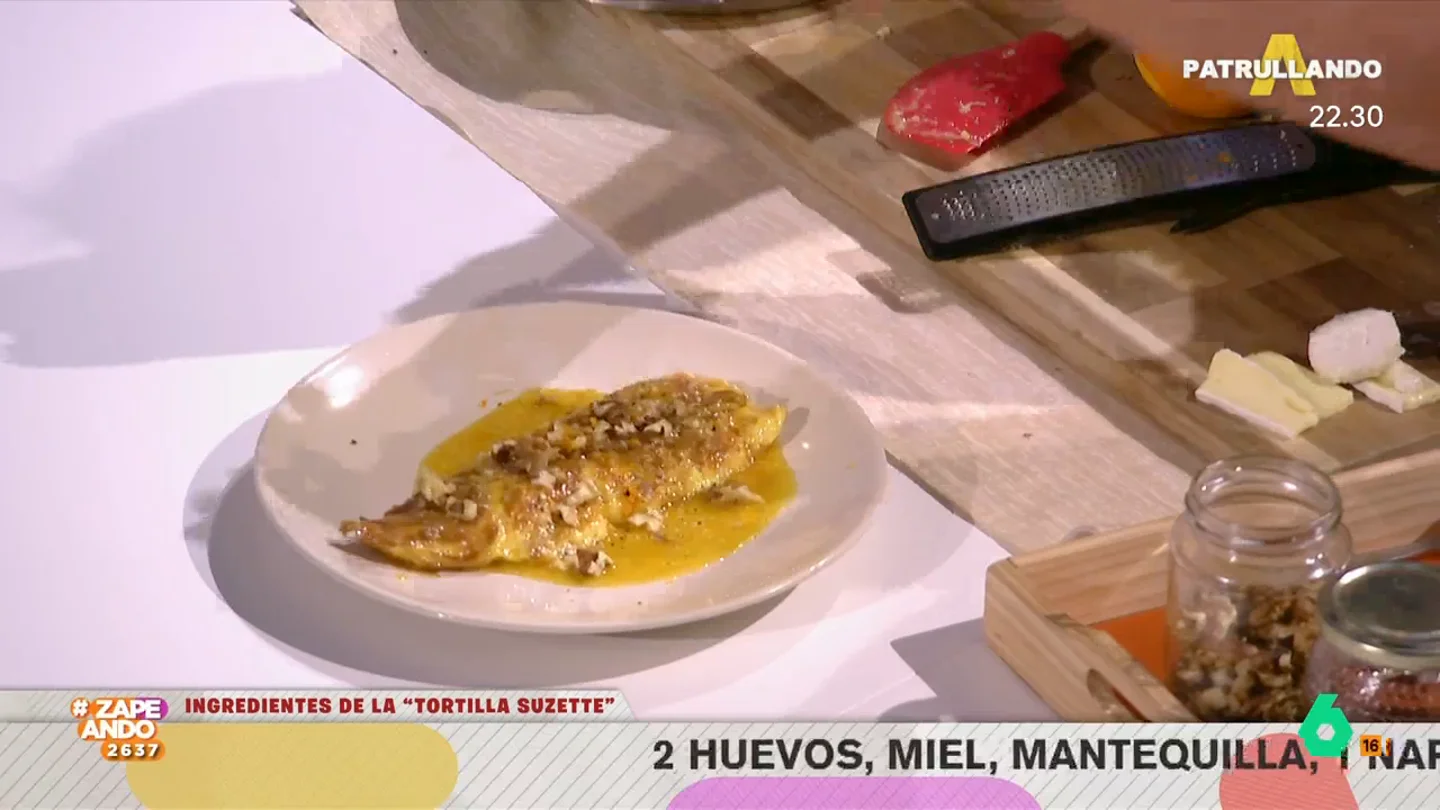 Gipsy Chef muestra a Zapeando su particular versión de la crêpe suzette: la 'tortilla suzette' Gipsy Chef muestra como elaborar una receta dulce que incluye, además, mucho queso