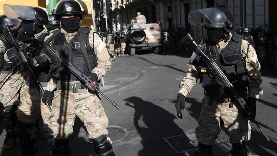 Militares bolivianos rodean la sede del Gobierno de Bolivia este, miércoles en La Paz (Bolivia) Militares bolivianos rodean la sede del Gobierno de Bolivia este, miércoles en La Paz (Bolivia)