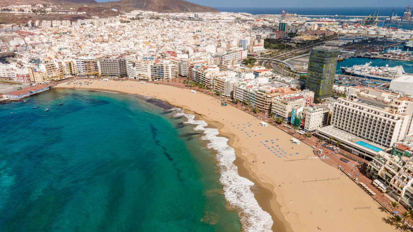 Playa de Las Canteras, en Gran Canaria Playa de Las Canteras, en Gran Canaria