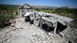 Edificios destruidos tras un bombardeo israelí en Líbano, cerca de la frontera