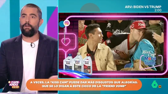 La 'kiss cam' que manda a un chico a la 'friend zone': "Se podría congelar justo el frame en el que se le rompe el corazón La 'kiss cam' que manda a un chico a la 'friend zone': "Se podría congelar justo el frame en el que se le rompe el corazón