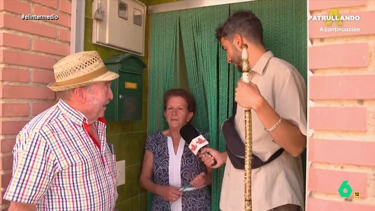 Una vecina de Fuentearmegil se sincera con Isma Juárez sobre la participación de su marido en el coro Isma Juárez visita Fuentearmegil, donde los vecinos han formado un coro que ha llegado a cantar en el Vaticano. En este vídeo, conoce a uno de sus miembros, Fermín, y a su mujer, que le cuenta cómo es tener a su marido en la coral.