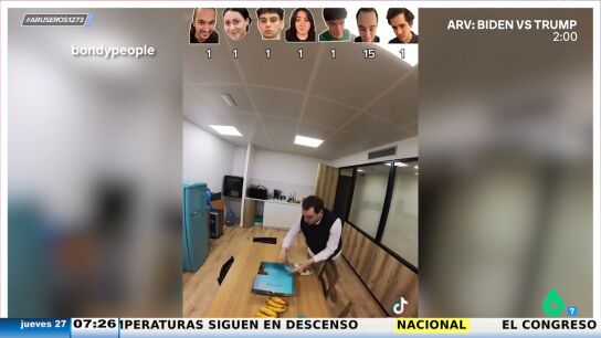 Un hombre lleva pasteles a la oficina y lo graba para descubrir al gorr&oacute;n