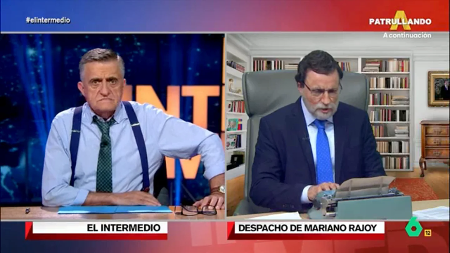 'Mariano Rajoy' escribe su artículo sobre las elecciones en EEUU: "Son los norteamericanos los que eligen al presidente..." "Puede que gane Biden, puede ganar Trump. El que no puede ganar es Obama, porque no se presenta", afirma 'Mariano Rajoy', que imitado por Raúl Pérez, redacta en directo su artículo de opinión en este vídeo de El Intermedio.