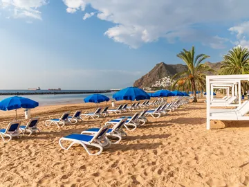 Playa de Las Teresitas, en Santa Cruz, Tenerife Playa de Las Teresitas, en Santa Cruz, Tenerife