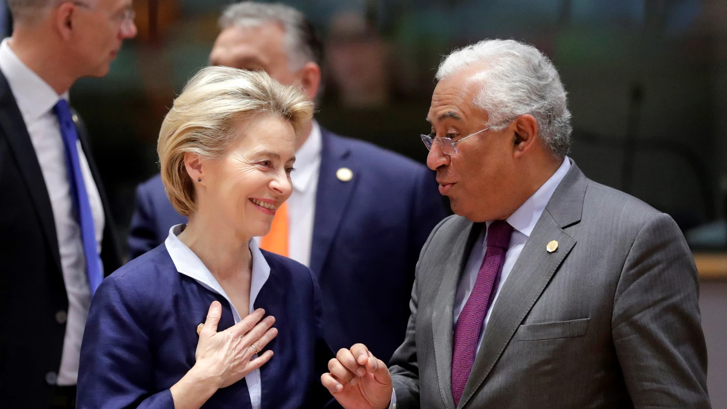 Ursula Von der Leyen junto con António Costa en una cumbre del Consejo Europeo Ursula Von der Leyen junto con António Costa en una cumbre del Consejo Europeo