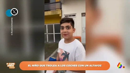 El troleo viral de un niño que ha provocado que todo su vecindario le odie: imita el sonido de una sirena de policía "Me parece de las mejores troleadas que he visto en mi vida", afirma Valeria Ros, después de ver la ajustada imitación del pequeño. No te la pierdas en el vídeo principal