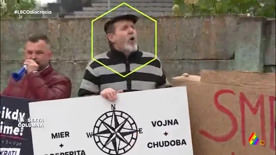 Del asesinato de un periodista a la polarización: así alimentó su odio el hombre que intentó matar al primer ministro eslovaco laSexta Columna analiza en este vídeo el intento de asesinato del primer ministro de Eslovaquia, Robert Fico, así como los motivos que habría detrás de este magnicidio fallido a manos de un hombre contrario al Gobierno en un país muy polarizado.