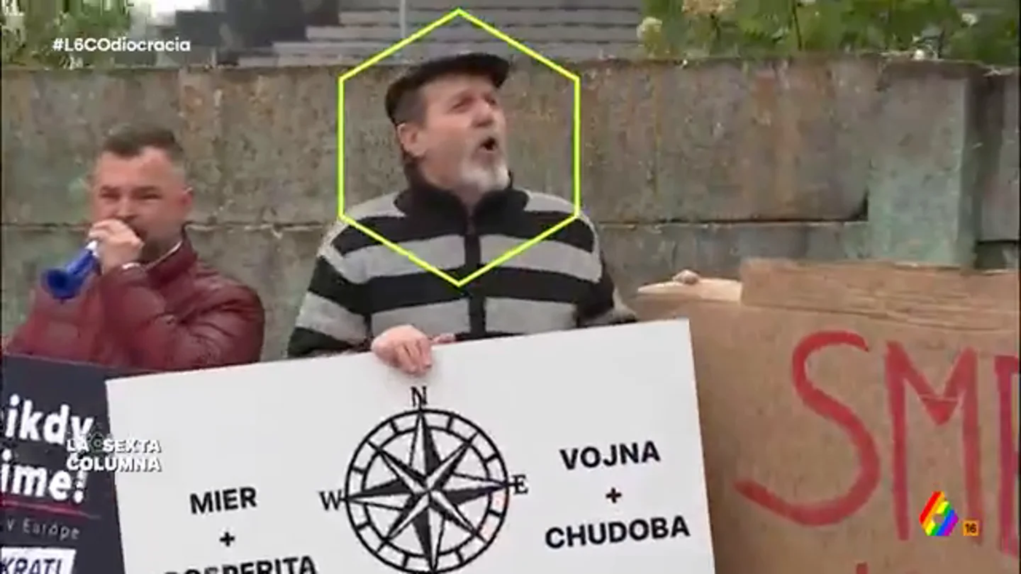 Del asesinato de un periodista a la polarización: así alimentó su odio el hombre que intentó matar al primer ministro eslovaco laSexta Columna analiza en este vídeo el intento de asesinato del primer ministro de Eslovaquia, Robert Fico, así como los motivos que habría detrás de este magnicidio fallido a manos de un hombre contrario al Gobierno en un país muy polarizado.