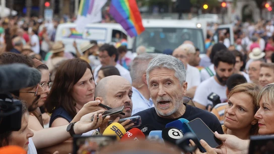 El ministro del Interior, Fernando Grande-Marlaska, atiende a los medios antes de participar en la manifestación del Orgullo LGTBI en València El ministro del Interior, Fernando Grande-Marlaska, atiende a los medios antes de participar en la manifestación del Orgullo LGTBI en València