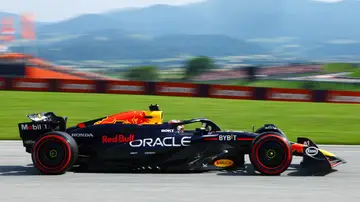 Max Verstappen se queda sin rivales y logra una meteórica Pole en Austria