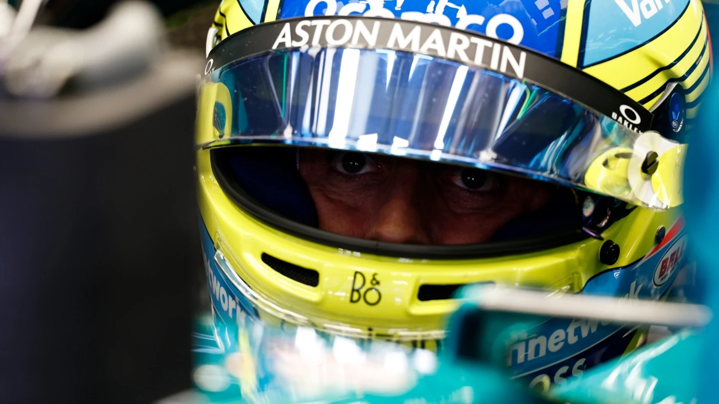 Fernando Alonso, en el cockpit del Aston Martin Fernando Alonso, en el cockpit del Aston Martin