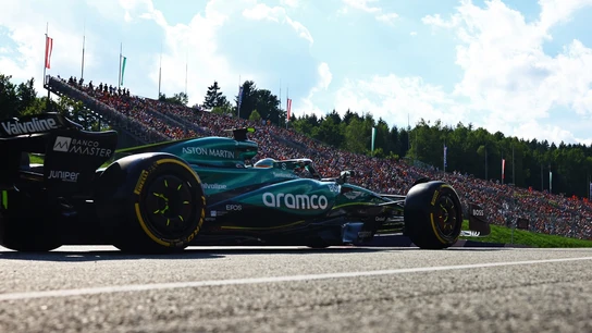 Fernando Alonso, en el Aston Martin Fernando Alonso, en el Aston Martin