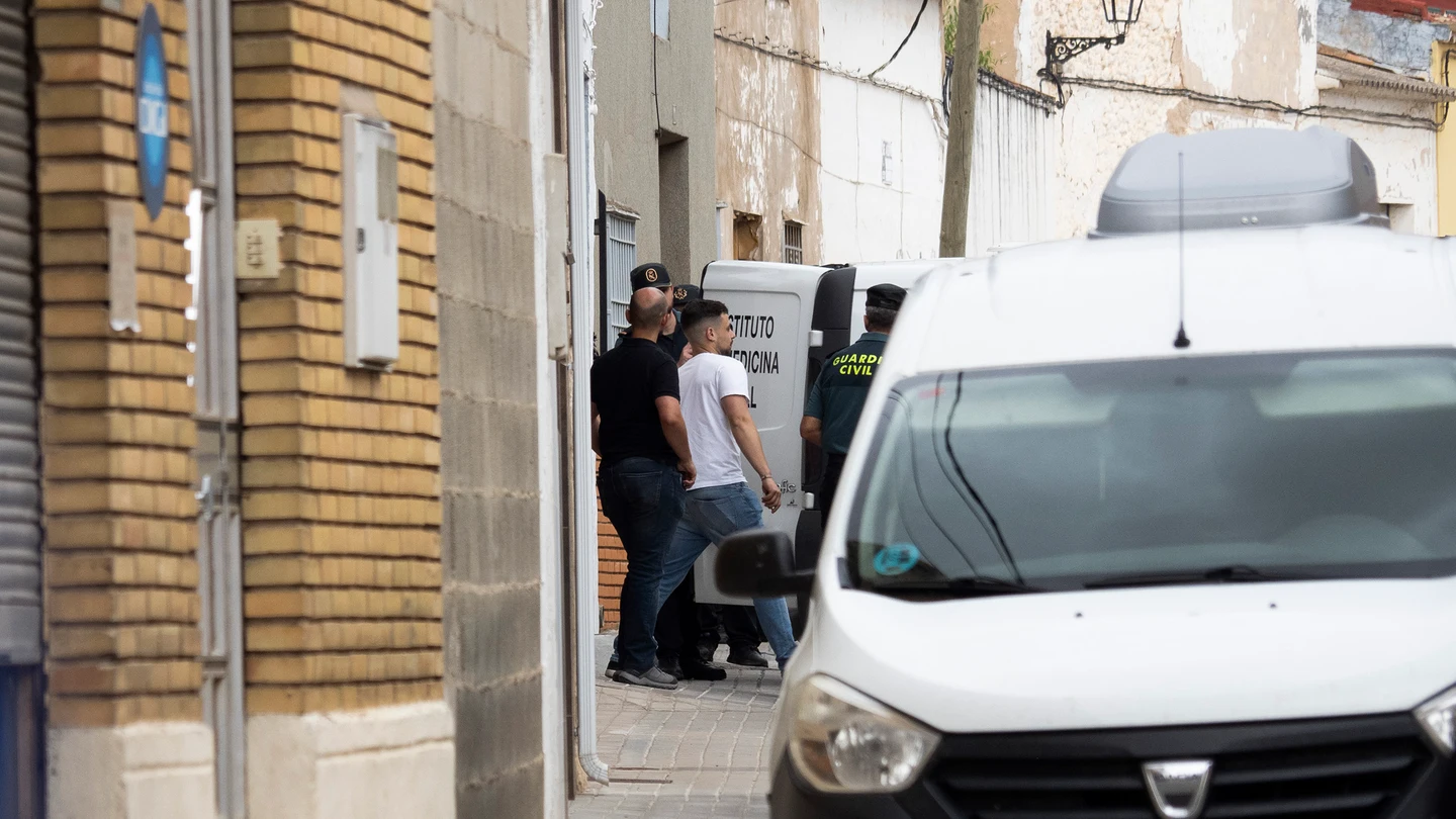 Traslado de los cadáveres en Las Pedroñeras, Cuenca Traslado de los cadáveres en Las Pedroñeras, Cuenca