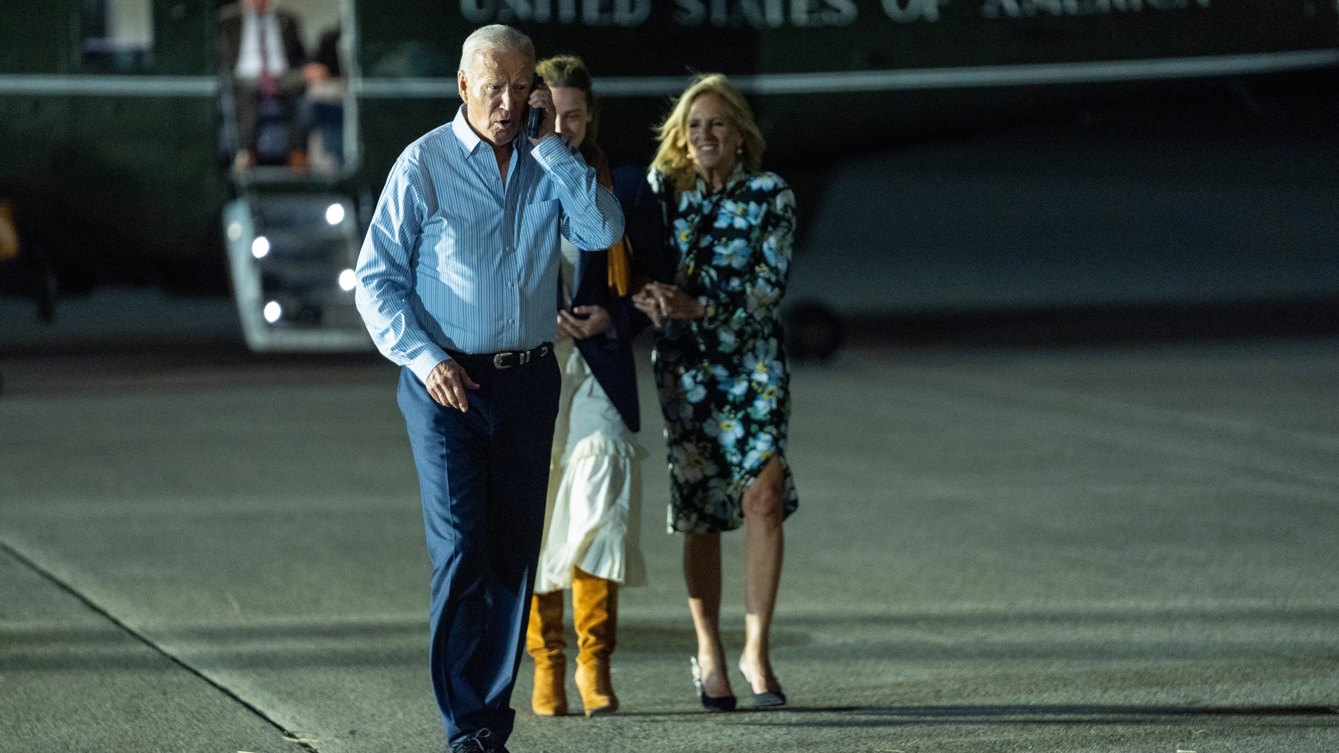 Joe Biden, a su llegada a la base aérea McGuire de Nueva Jersey