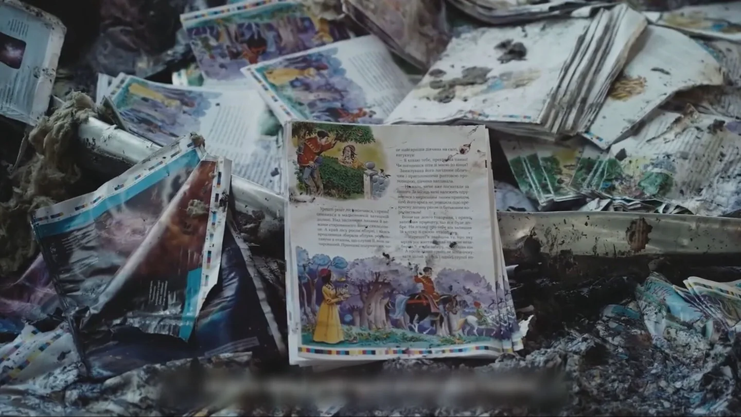 Libros ucranianos arrasados por Rusia Libros ucranianos arrasados por Rusia