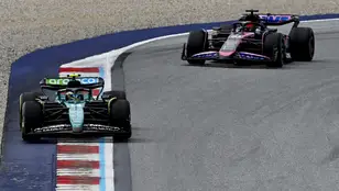 Fernando Alonso, por delante de Esteban Ocon