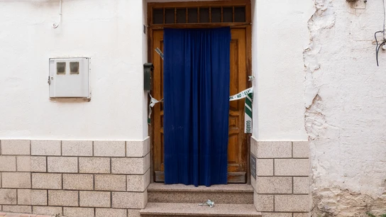 Vivienda de la fallecida y sus dos hijos en Las Pedroñeras. Vivienda de la fallecida y sus dos hijos en Las Pedroñeras.