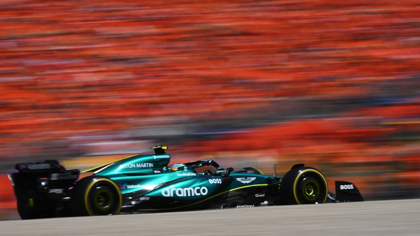 Fernando Alonso, en el Aston Martin Fernando Alonso, en el Aston Martin
