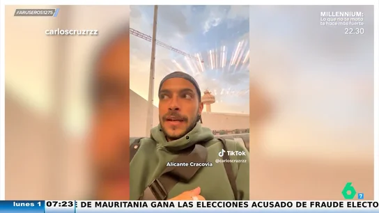 La loca teoría de un tiktoker de por qué los aeropuertos están siempre llenos: "¡Aquí hay gente que son robots!" La loca teoría de un tiktoker de por qué los aeropuertos están siempre llenos: "¡Aquí hay gente que son robots!"