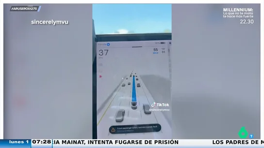 Una influencer muestra cómo funciona la conducción automática de un Tesla: cuesta 12.000 dólares Una influencer muestra cómo funciona la conducción automática de un Tesla: cuesta 12.000 dólares