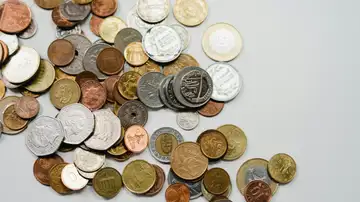 ¿Tienes monedas antiguas en casa? Así puedes saber su valor