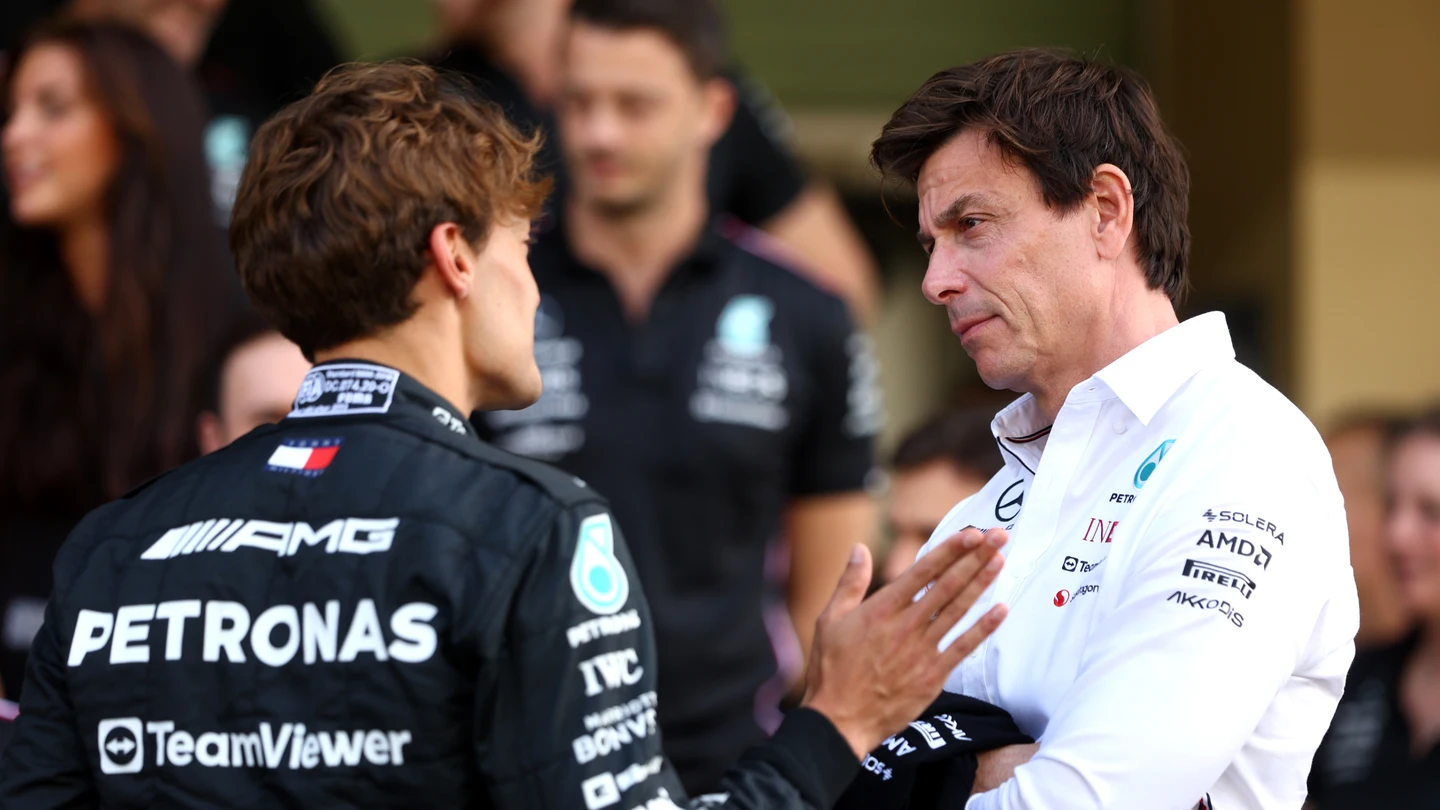Toto Wolff y George Russell Toto Wolff y George Russell