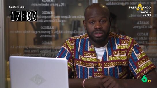 El activista hace un experimento para demostrar que la discriminaci&oacute;n que sufren los inmigrantes a la hora de alquilar una vivienda es real. Para ello, llama a un anuncio pero poniendo tanto acento espa&ntilde;ol como de &Aacute;frica. 