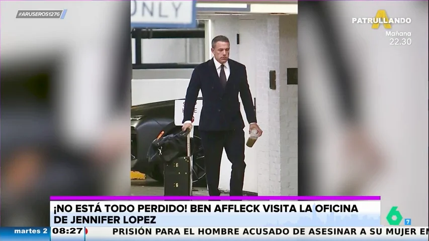 Pillan a Ben Affleck visitando los estudios de Jennifer López con un traje