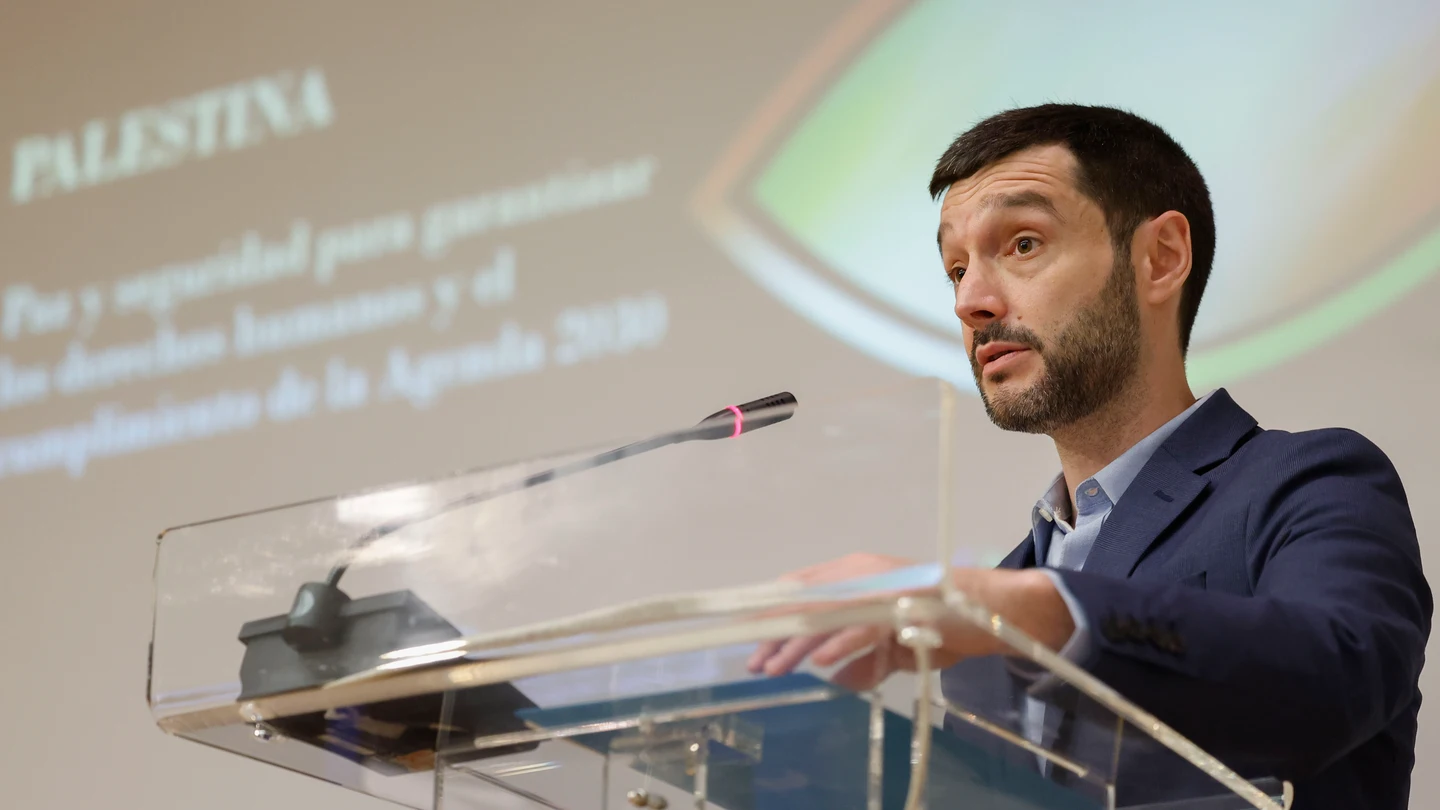 El ministro de Derechos Sociales, Pablo Bustinduy, durante una comparecencia El ministro de Derechos Sociales, Pablo Bustinduy, durante una comparecencia